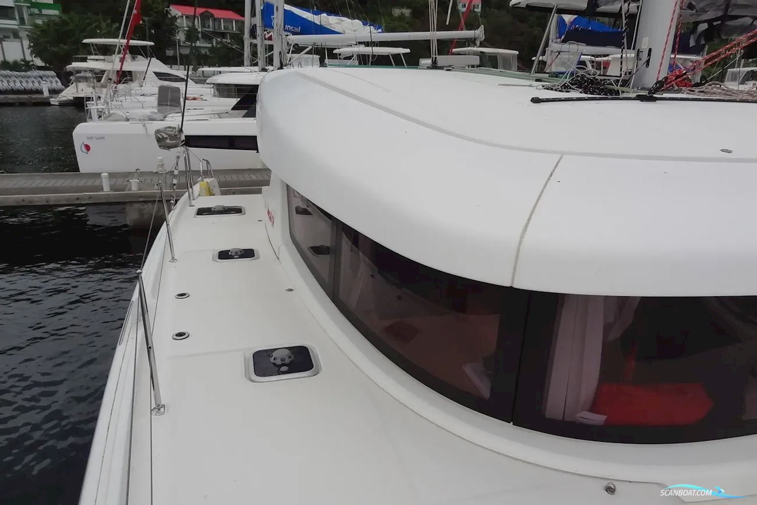 Lagoon 42