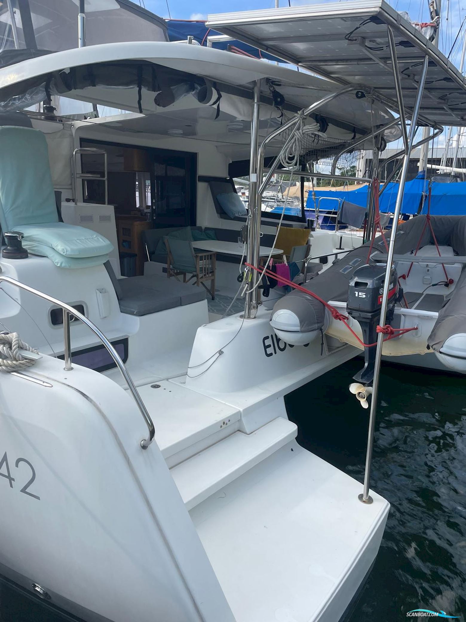 Lagoon 42