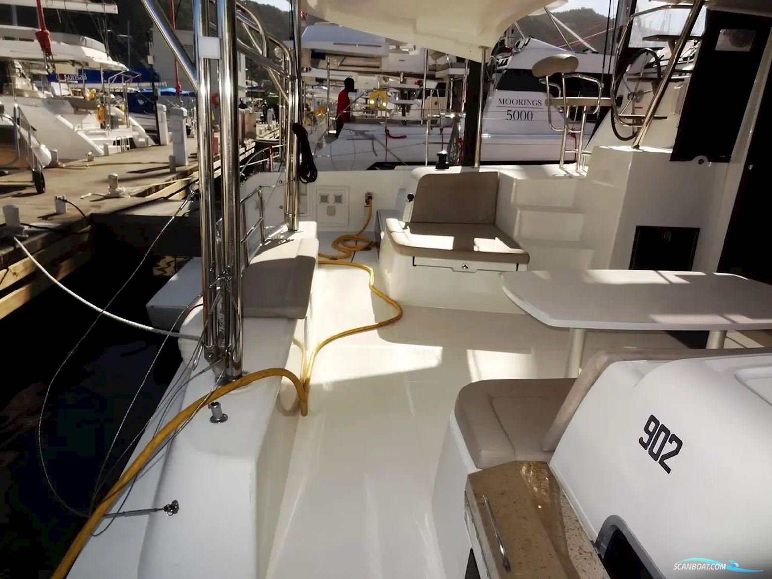 Lagoon 42