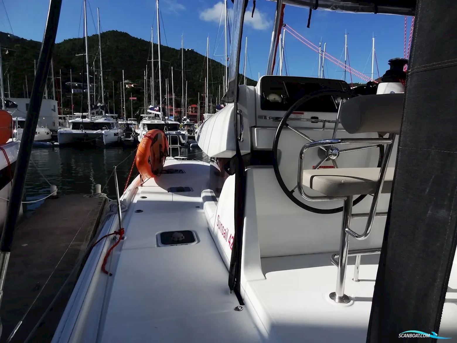 Lagoon 42
