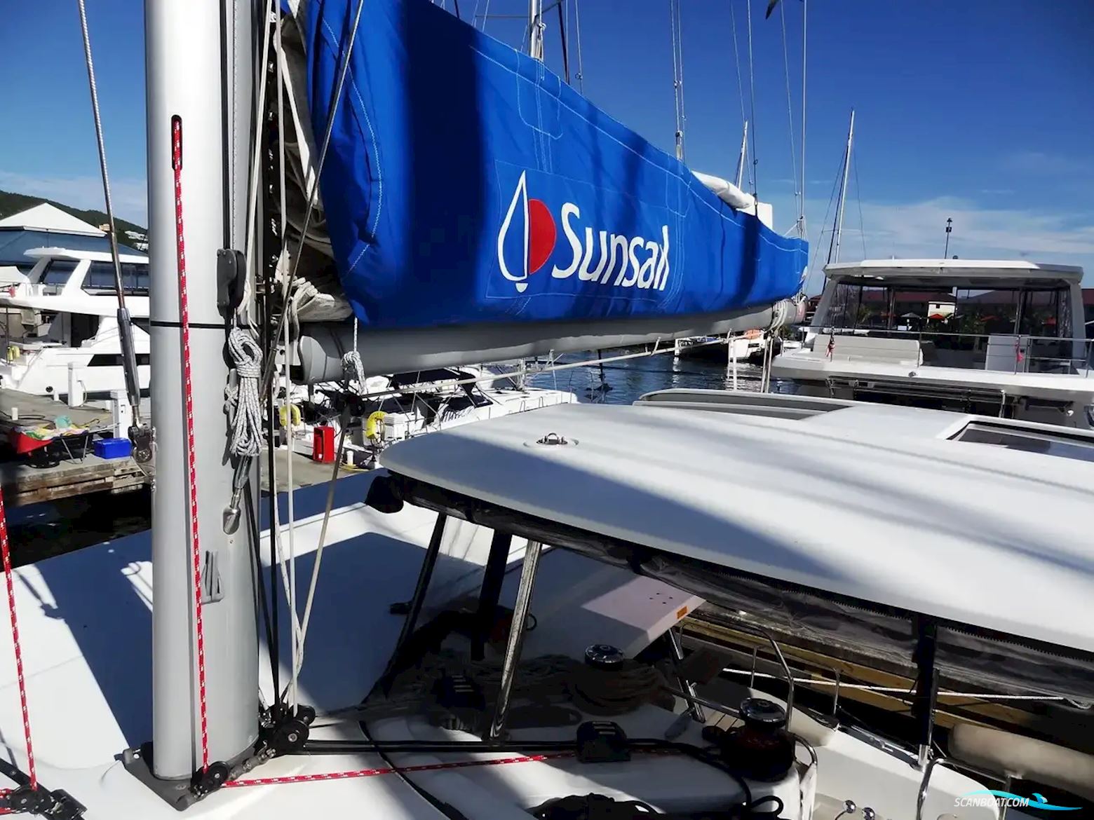 Lagoon 42