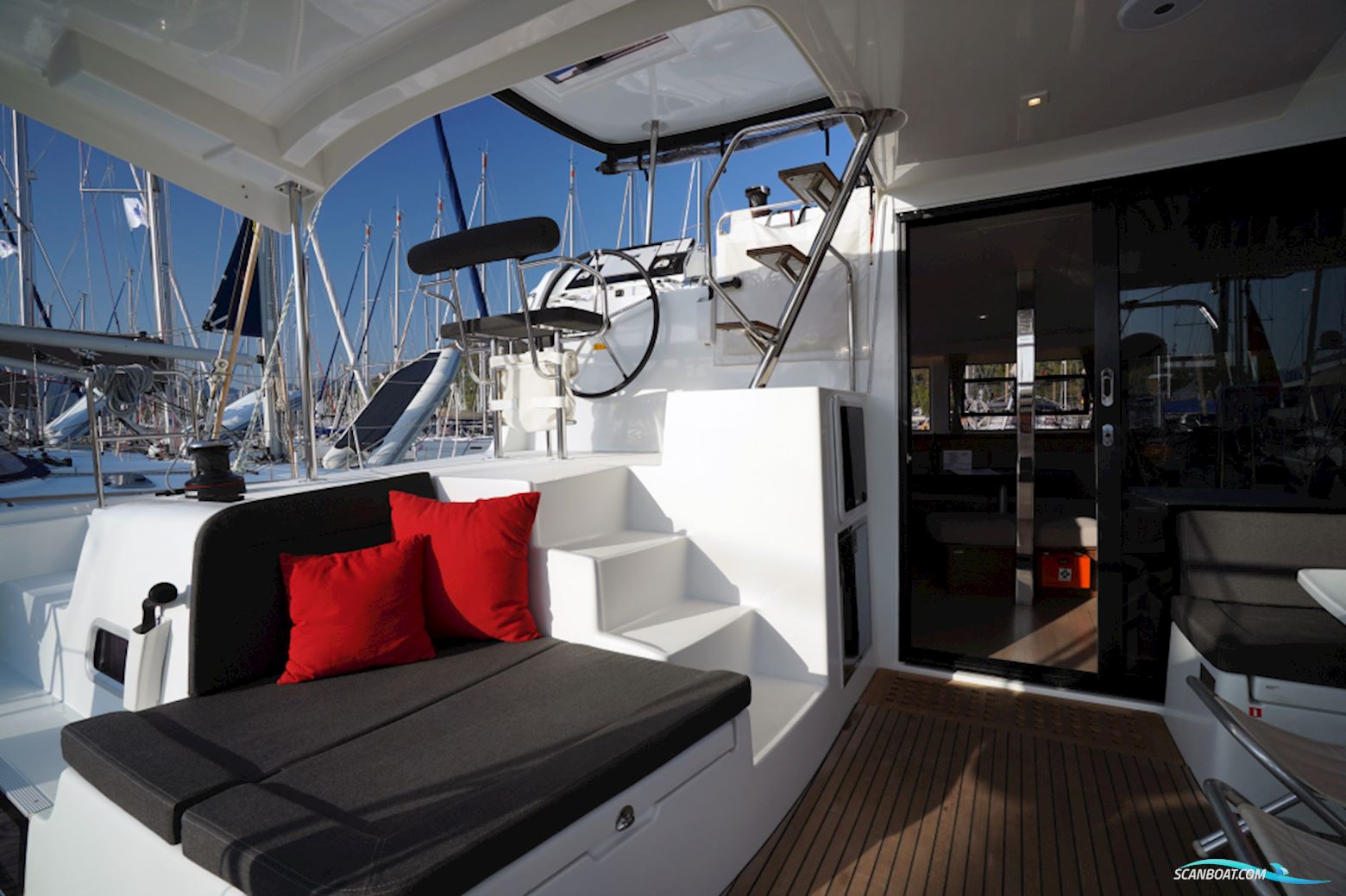 Lagoon 42