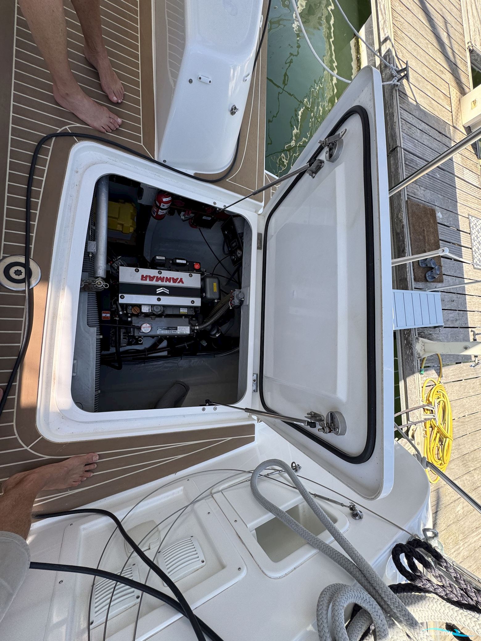 Lagoon 42
