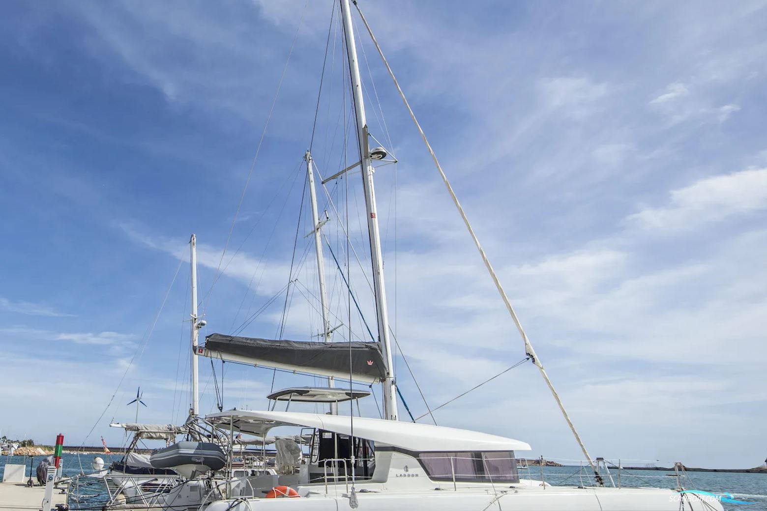 Lagoon 42