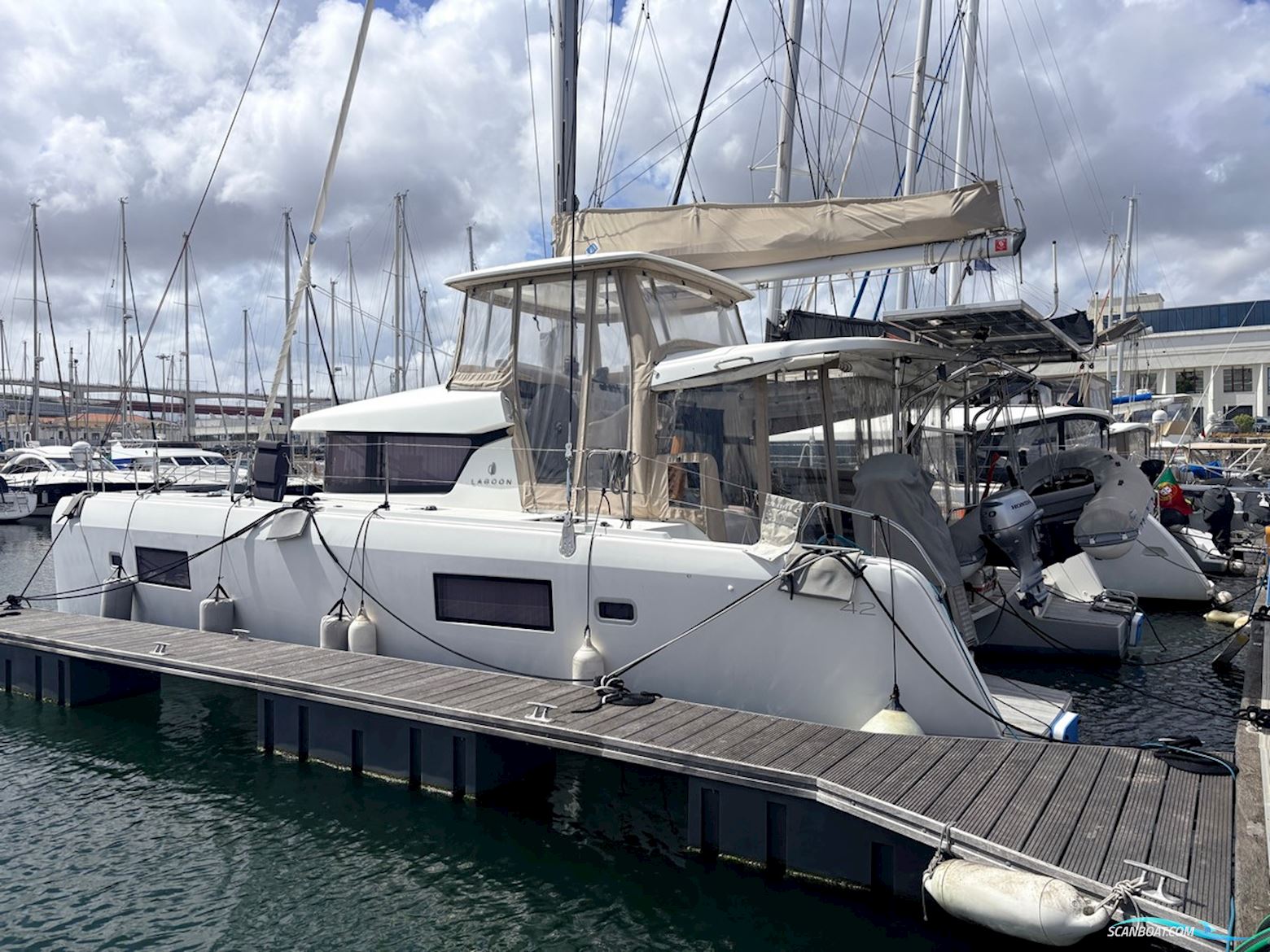 Lagoon 42 Multi hull boat 2021, with Yanmar 4JH57 engine, Portugal