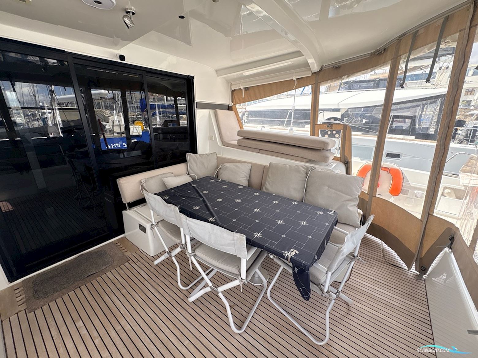 Lagoon 42