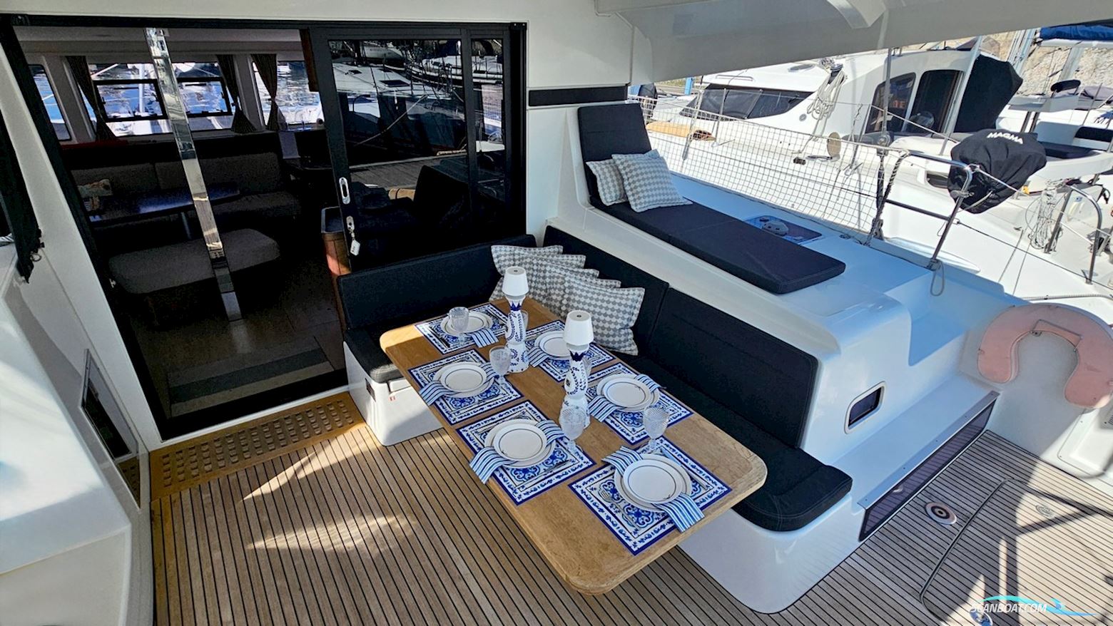 Lagoon 42