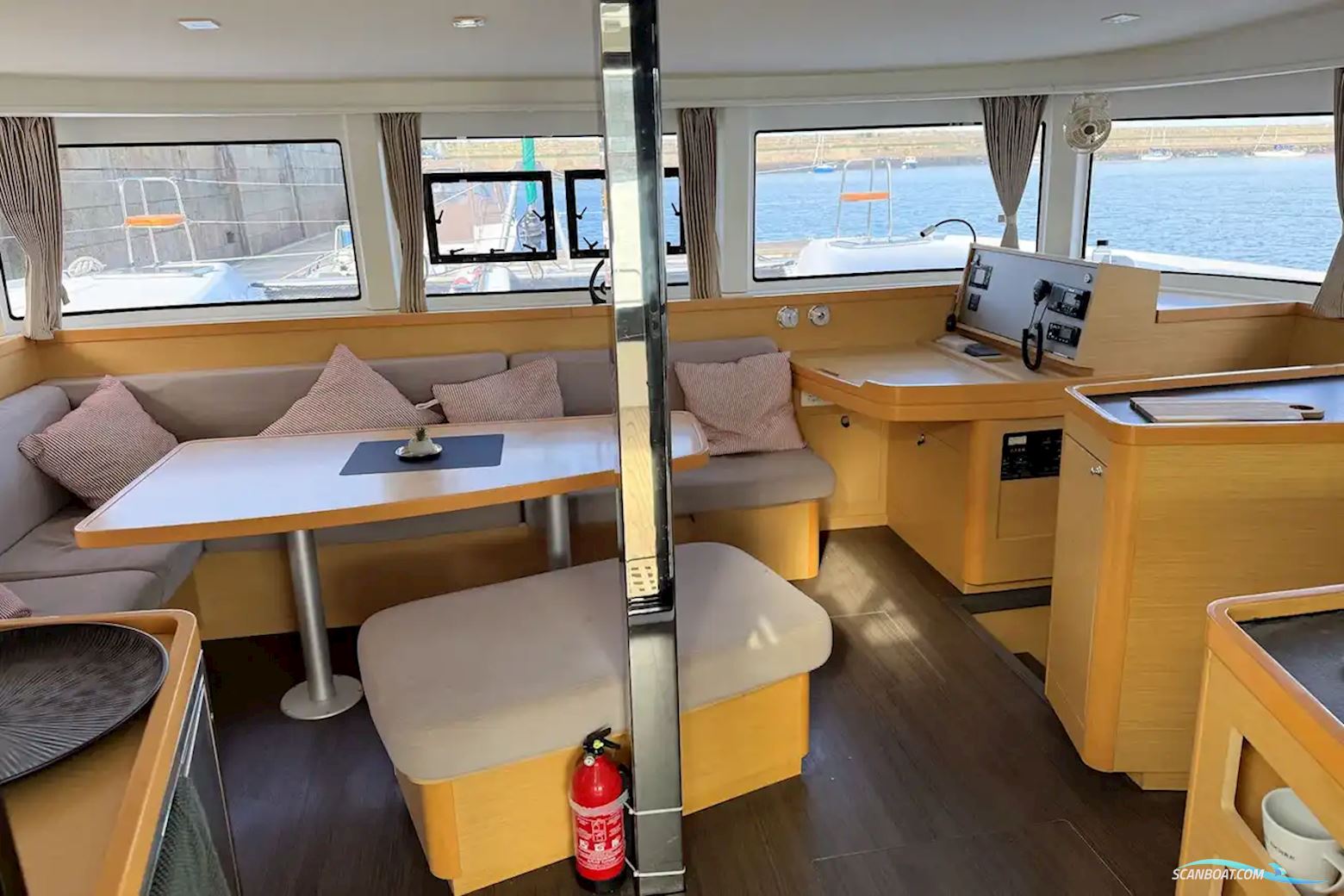 Lagoon 42