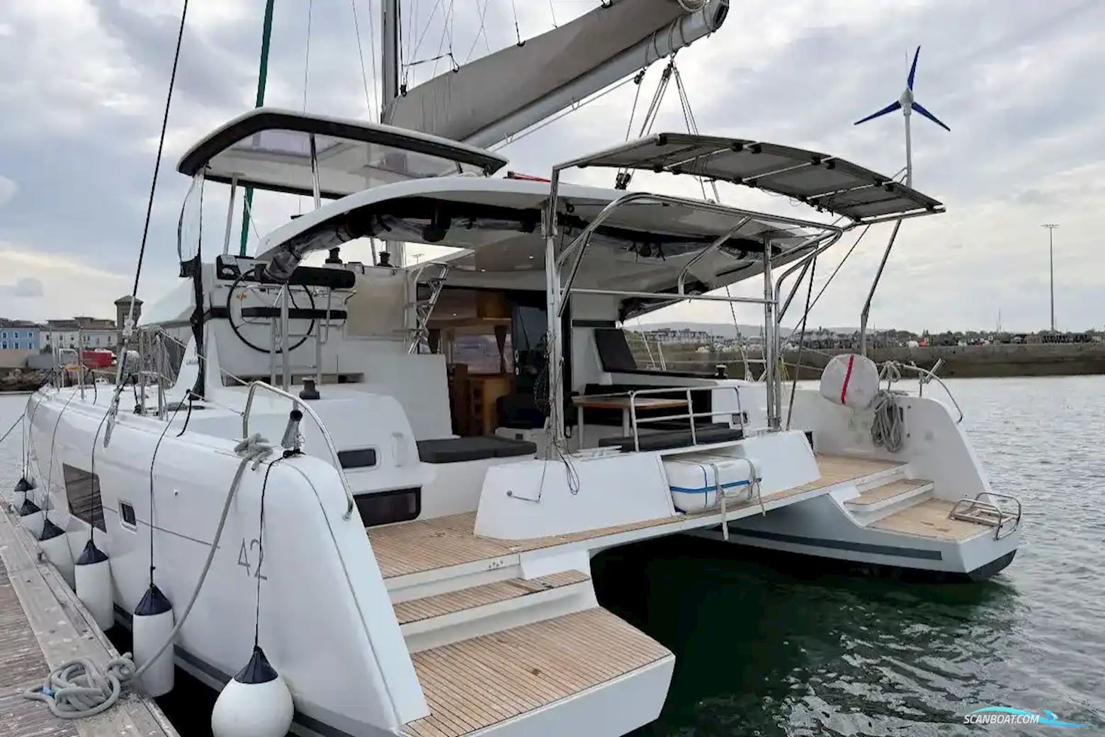 Lagoon 42