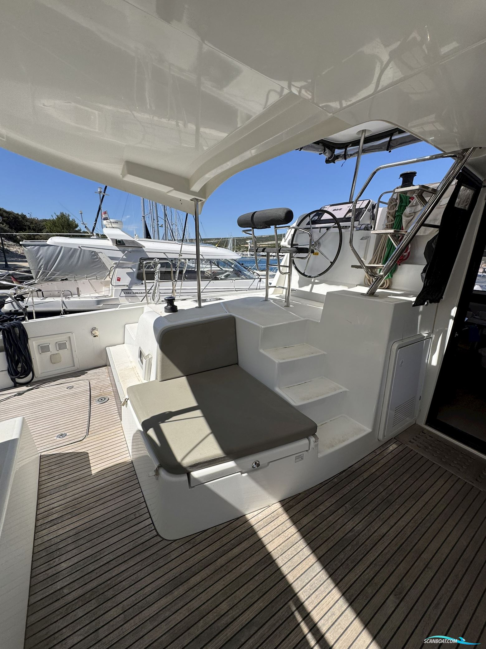 Lagoon 42