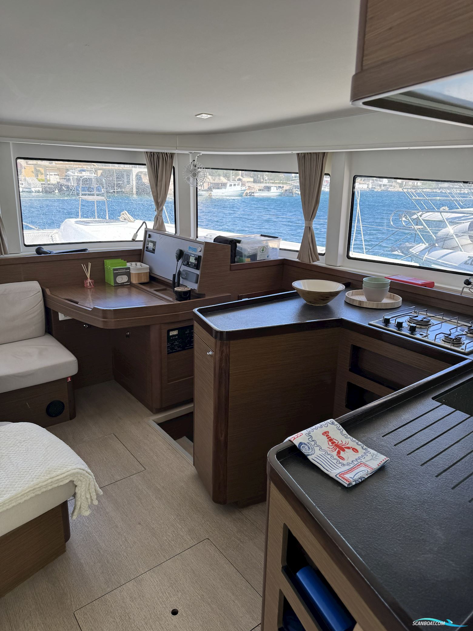 Lagoon 42