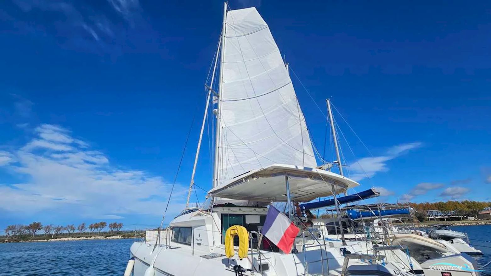 Lagoon 420 Multi hull boat 2008, with Yanmar engine, France