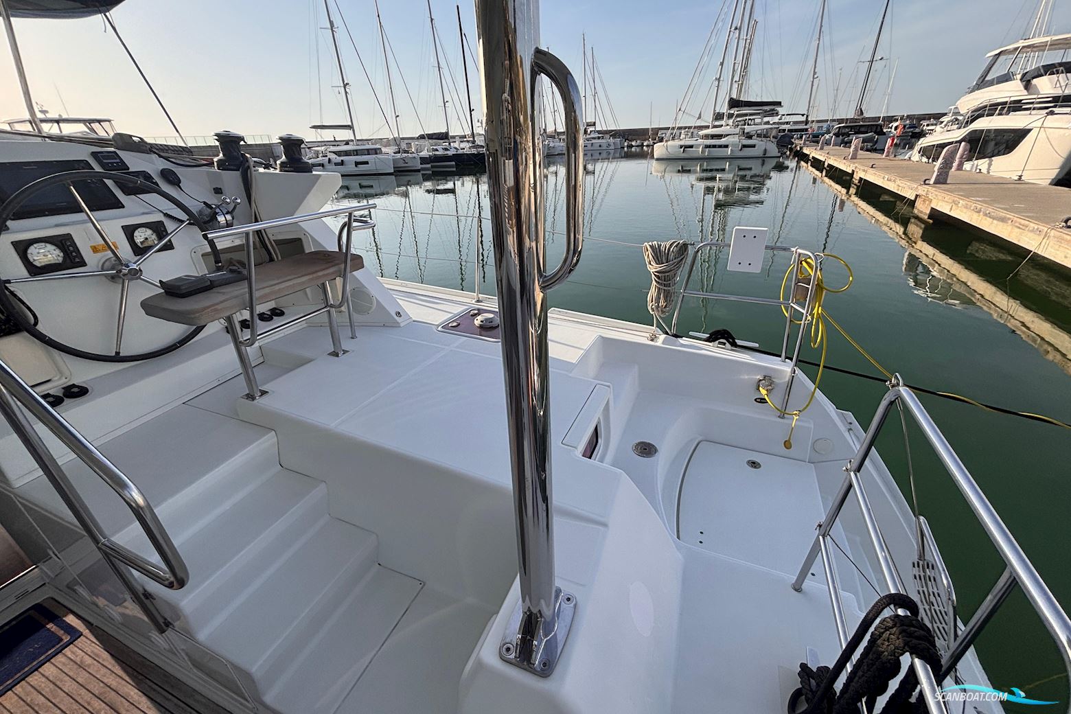 Lagoon 421