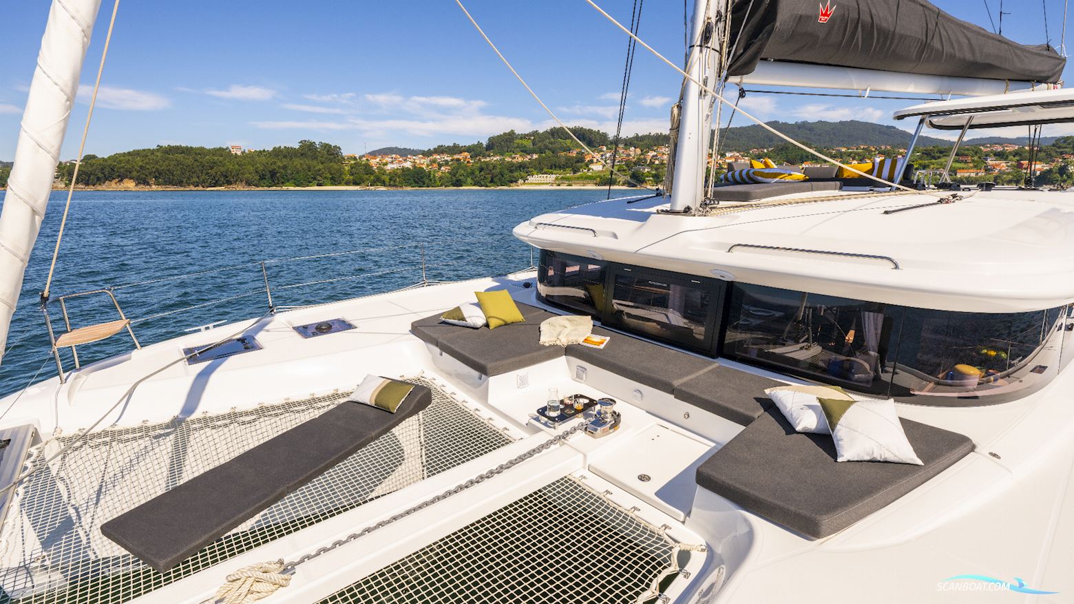 Lagoon 43