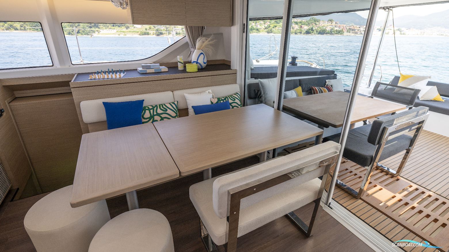 Lagoon 43