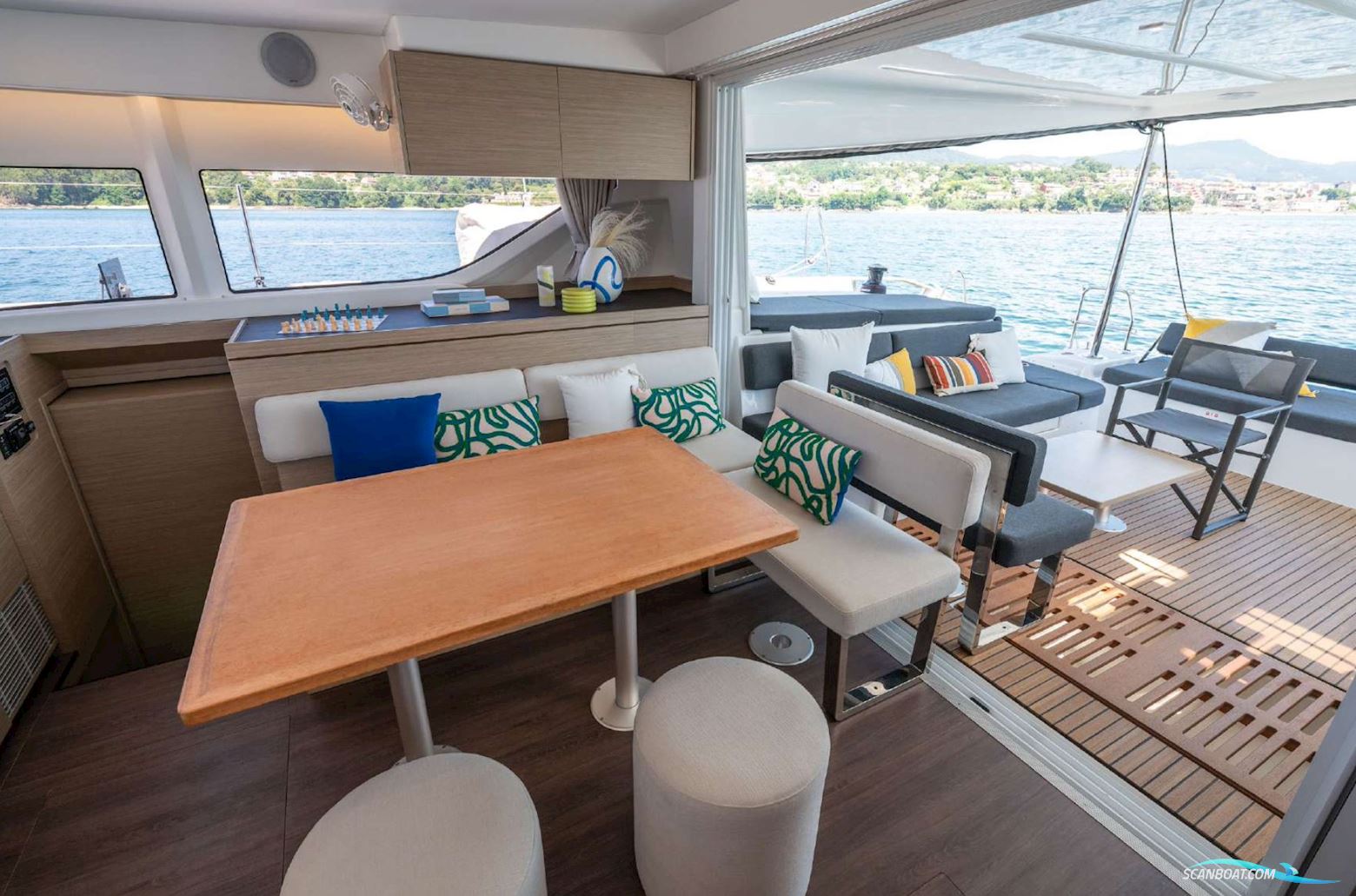 Lagoon 43