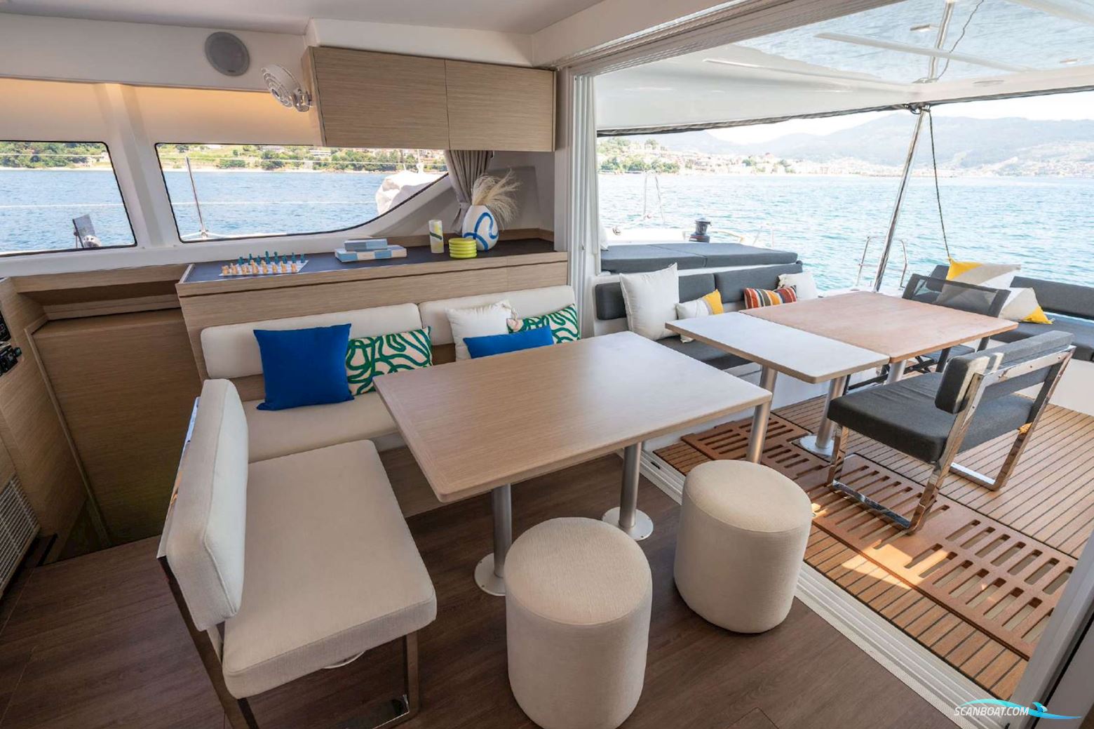 Lagoon 43