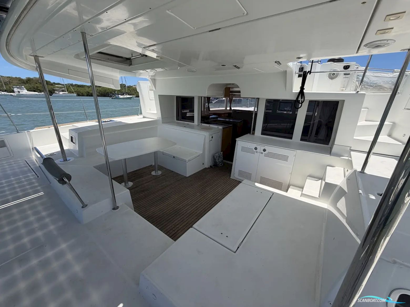 Lagoon 450 F