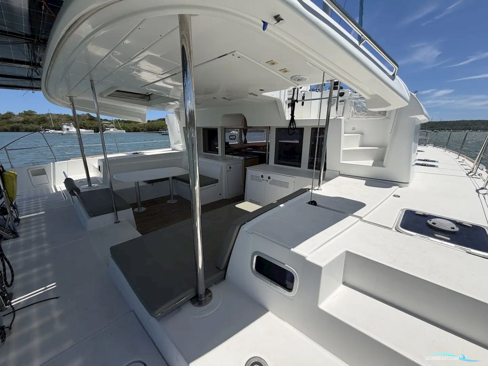 Lagoon 450 F