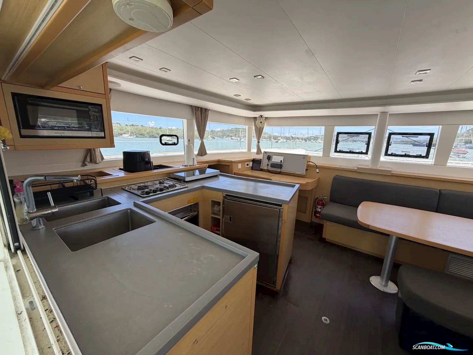 Lagoon 450 F