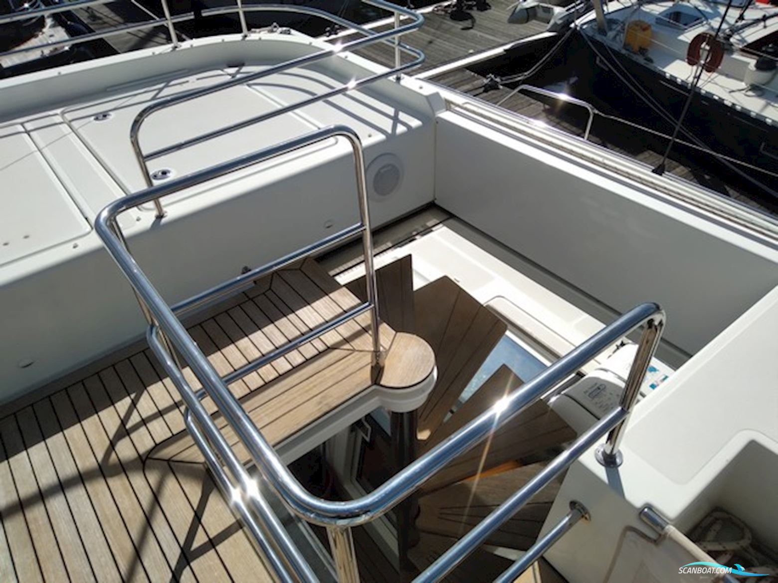Lagoon 560