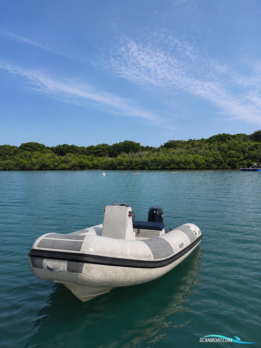 Lagoon 570