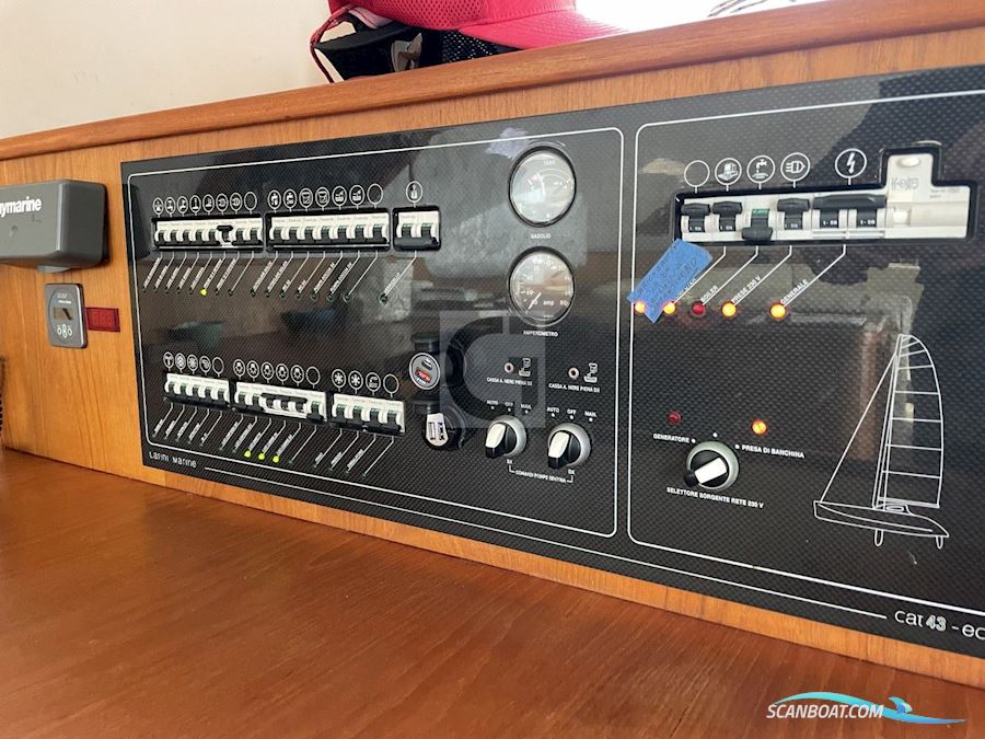 Latini Marine Cat 43