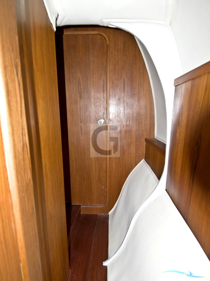 Latini Marine Cat 43