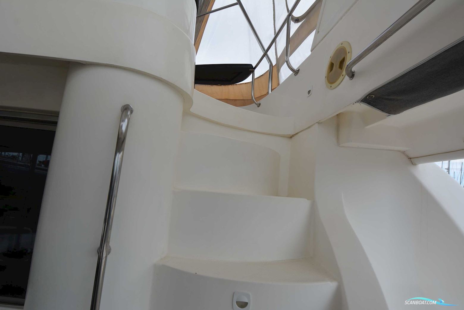 LEOPARD 47 POWER CRUISER