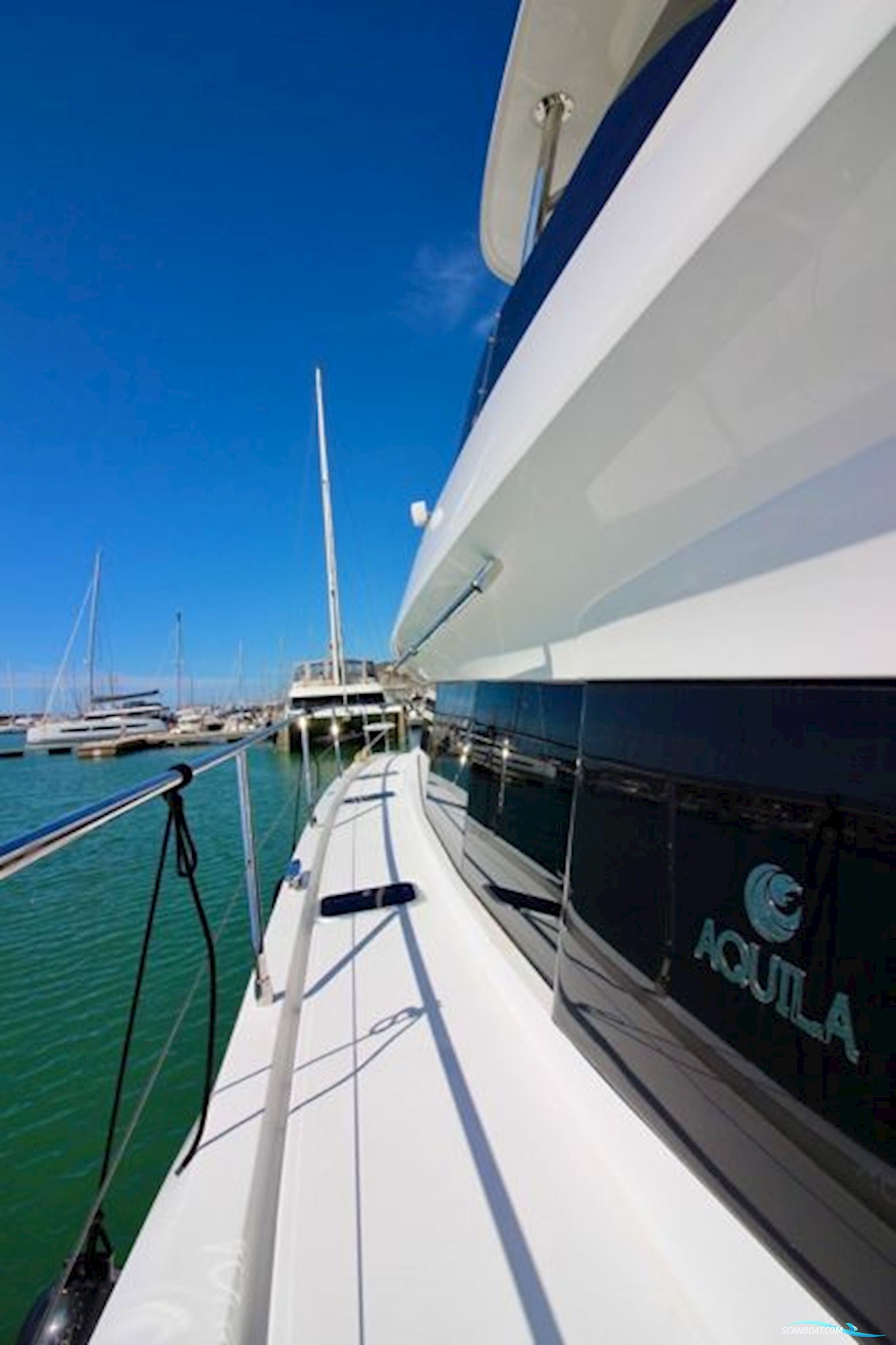 Aquila 42 Owner´s Version