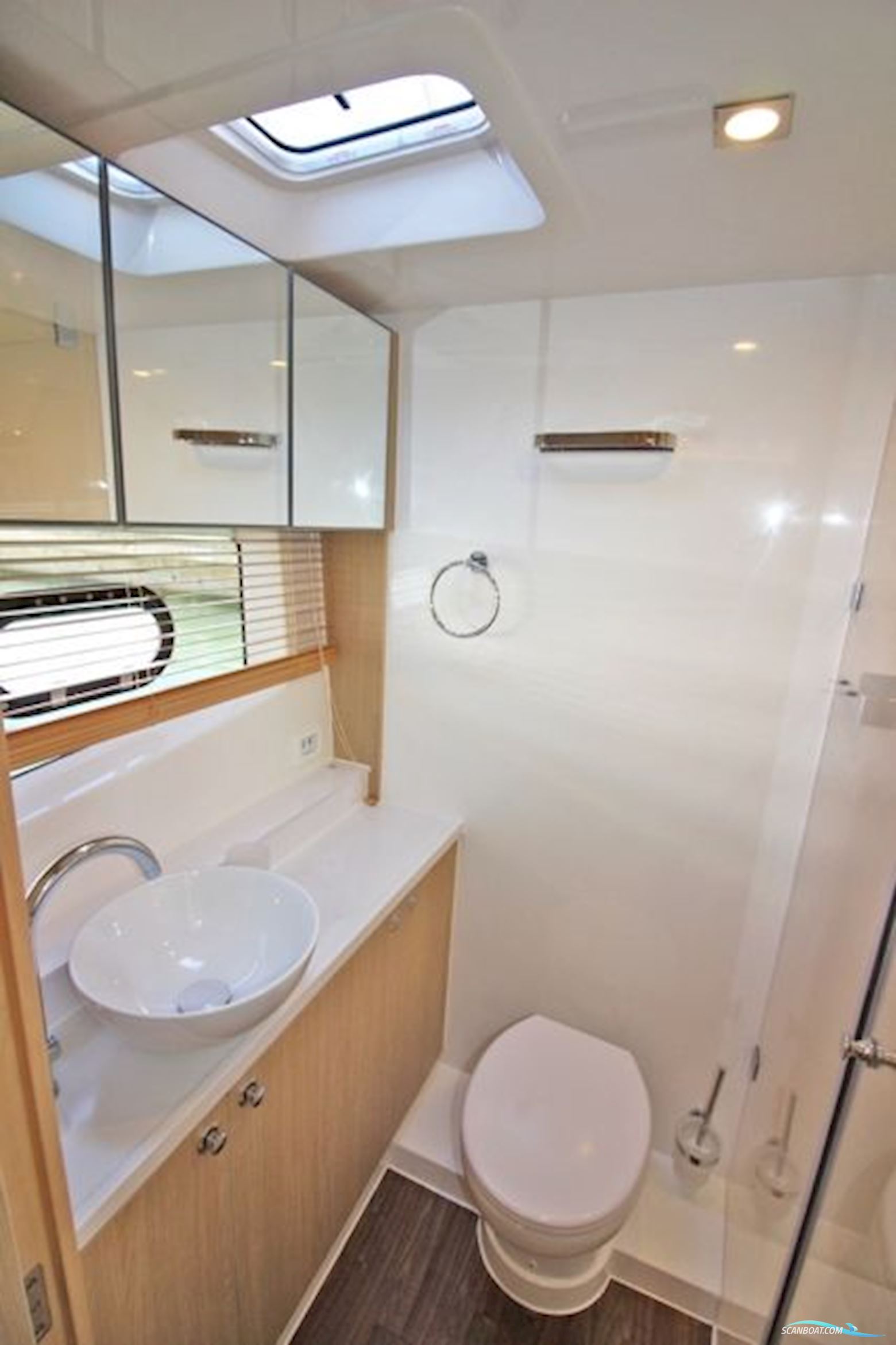 Aquila 42 Owner´s version