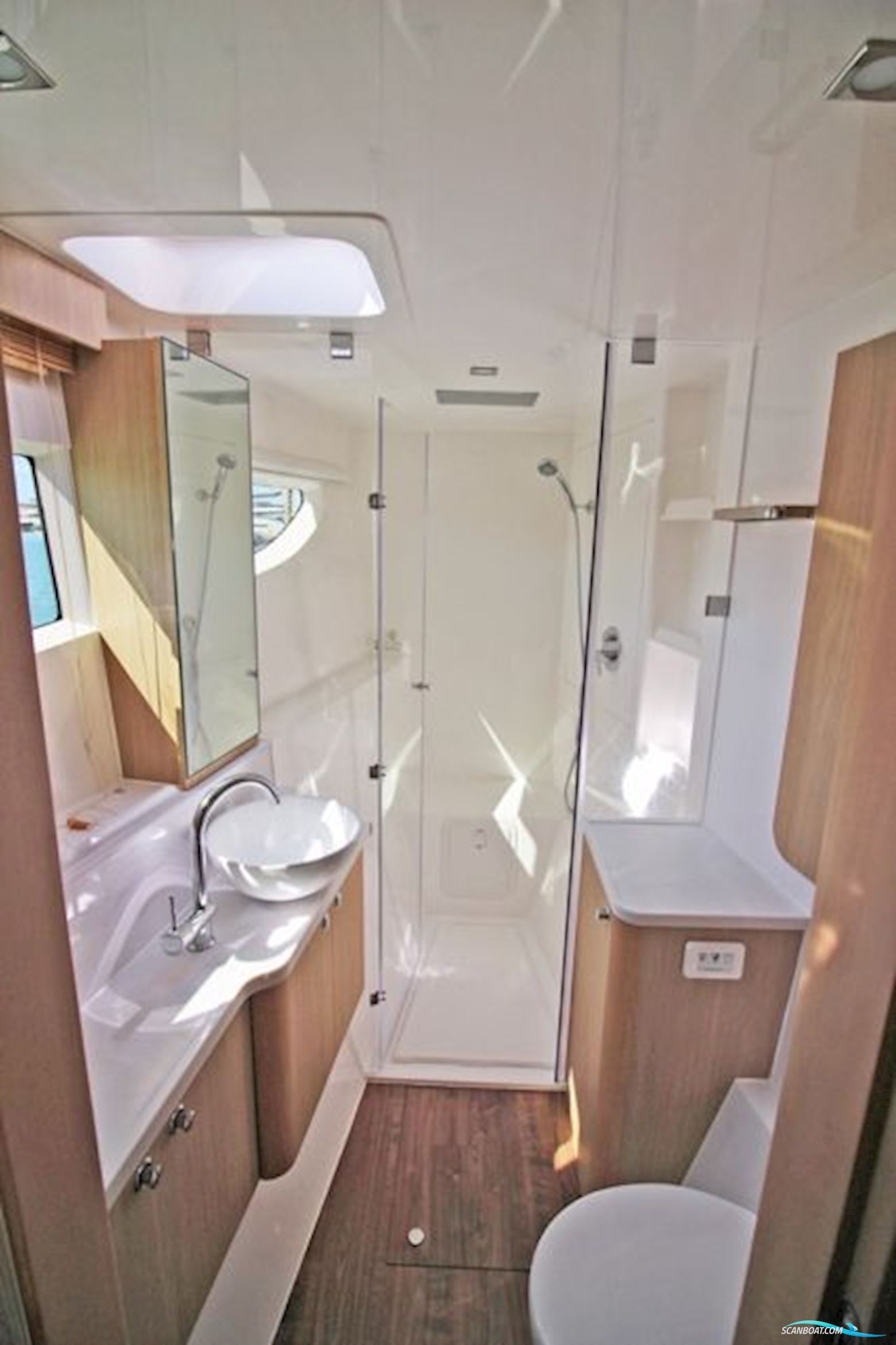 Aquila 42 Owner´s version