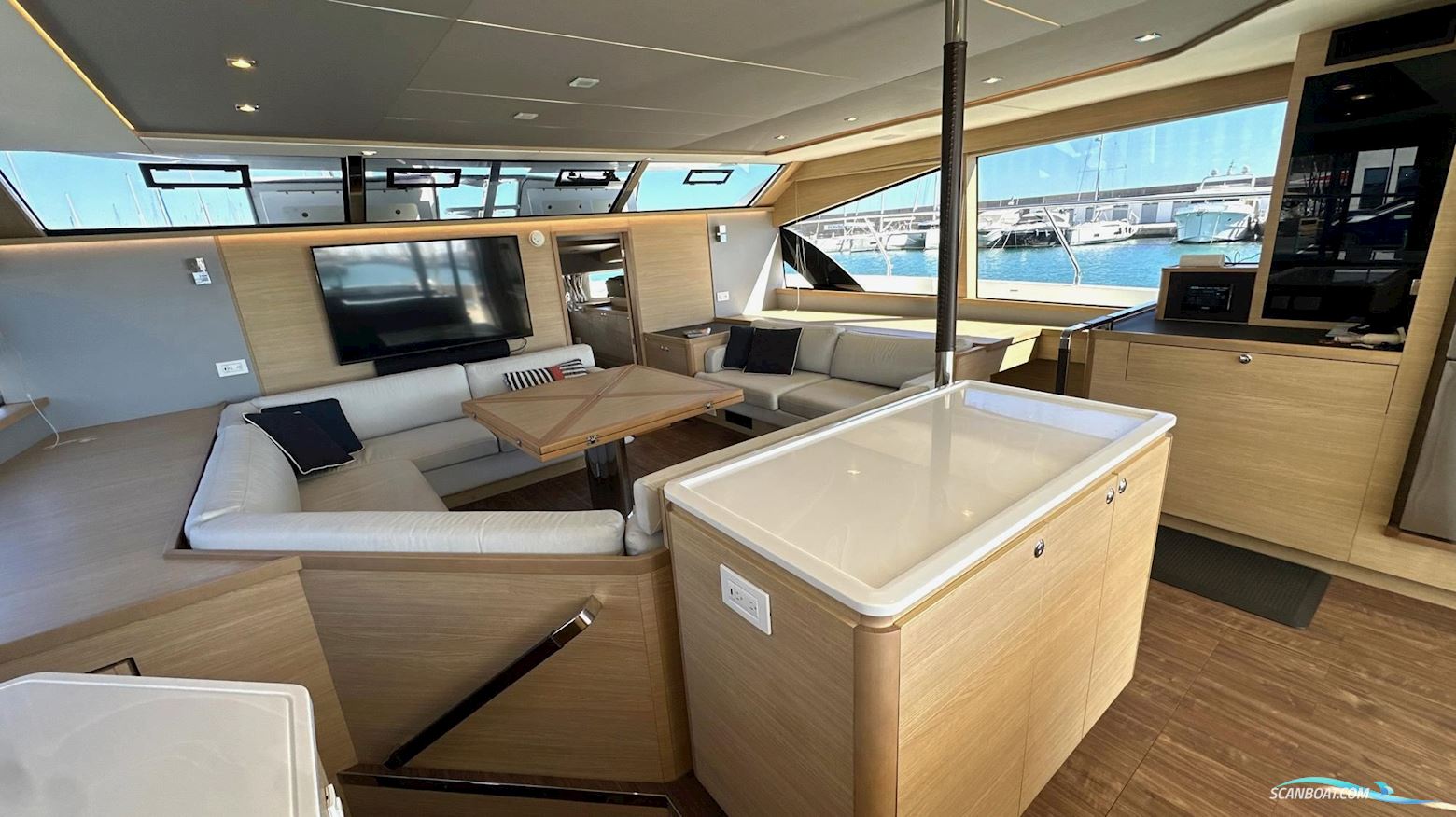 Aquila 54 Yacht