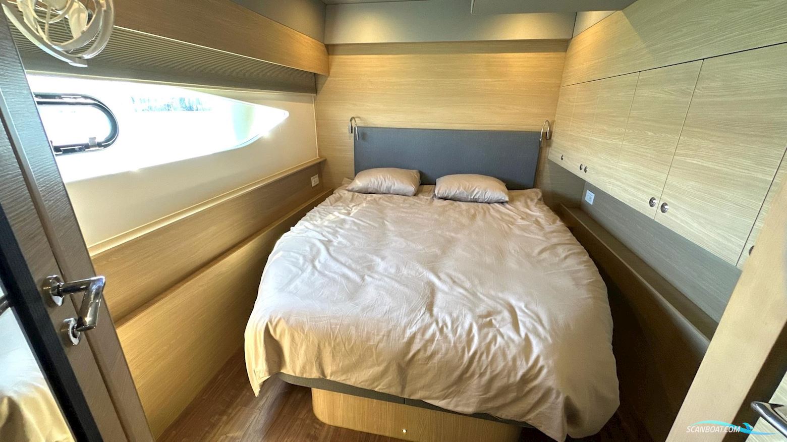 Aquila 54 Yacht