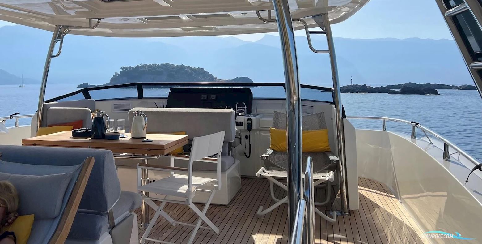 Aquila 54 Yacht