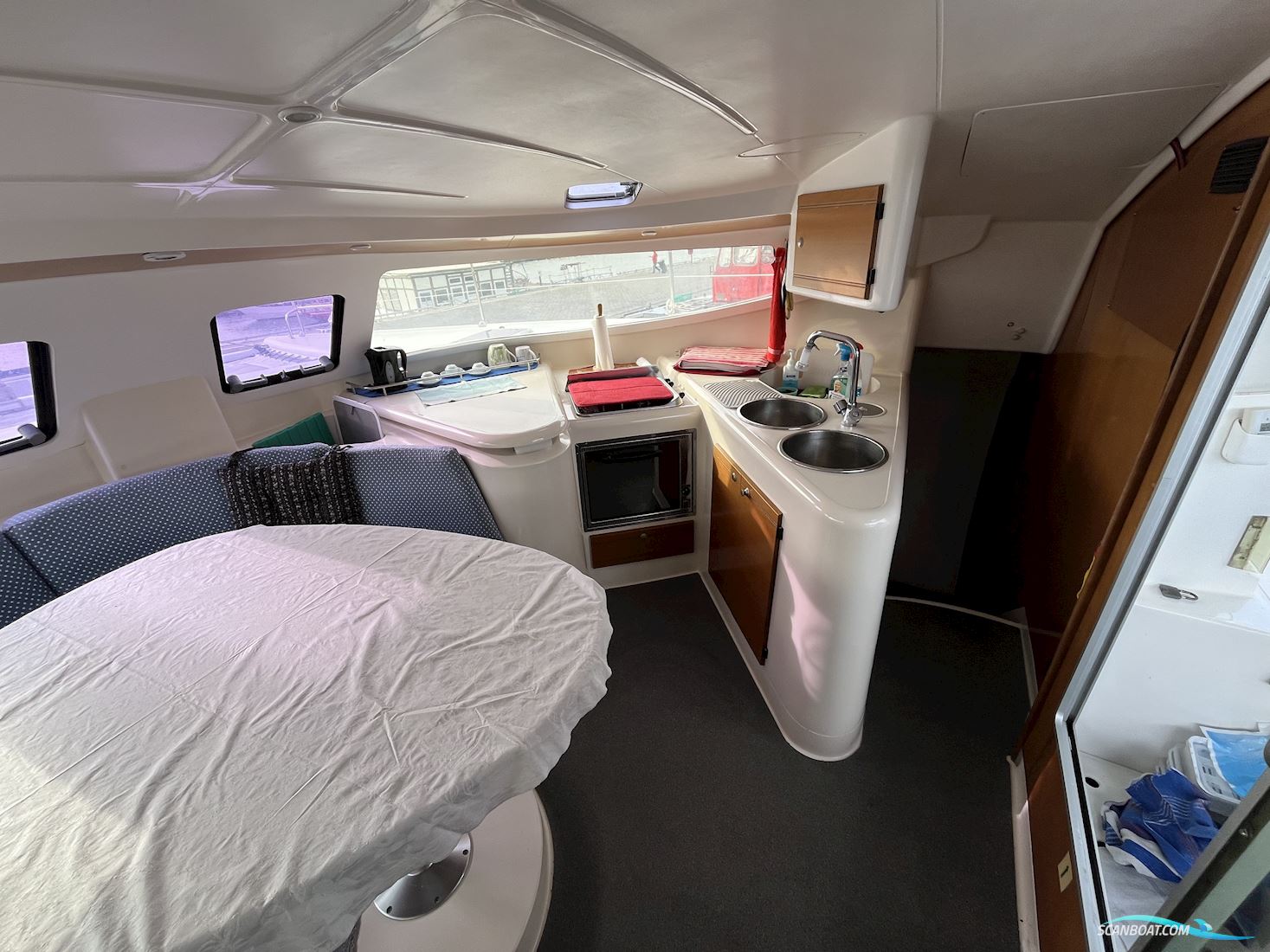 Athena38 Fountaine Pajot