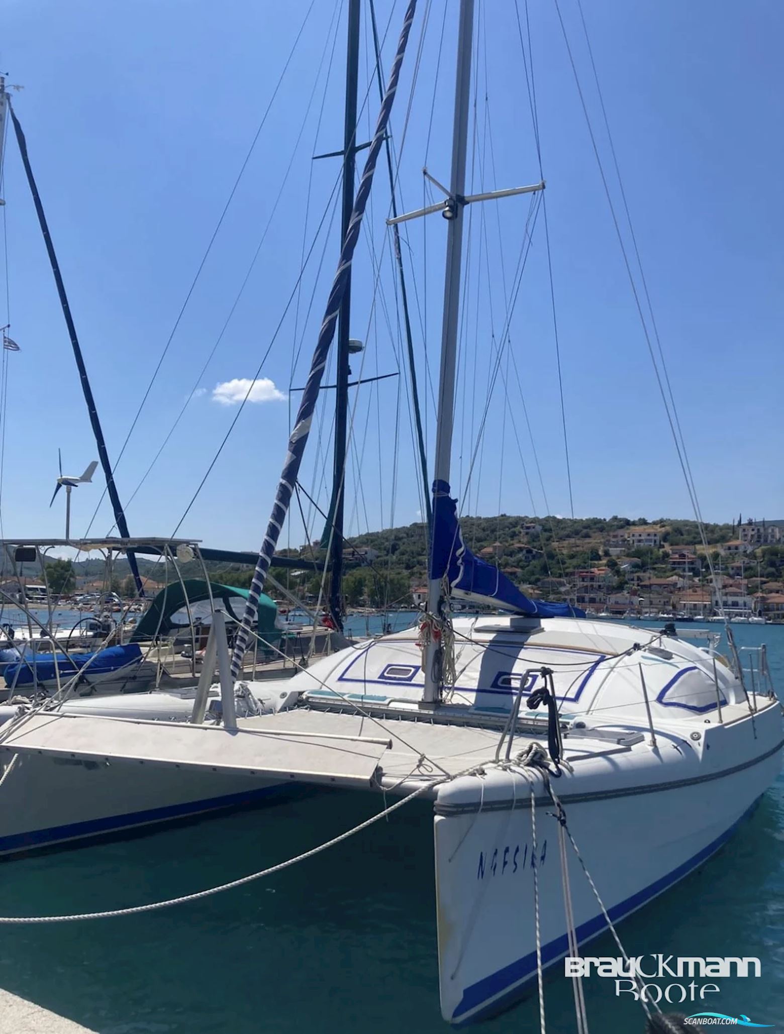 Beneteau Blue 2