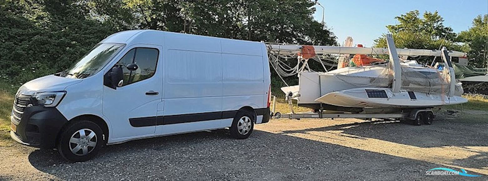 Farrier F34-R folding trimaran