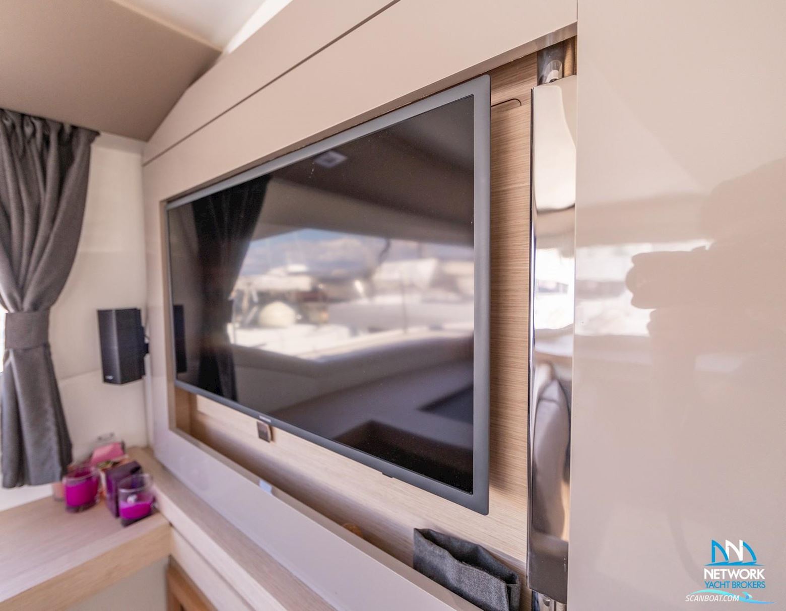 Fountaine Pajot Astrea 42