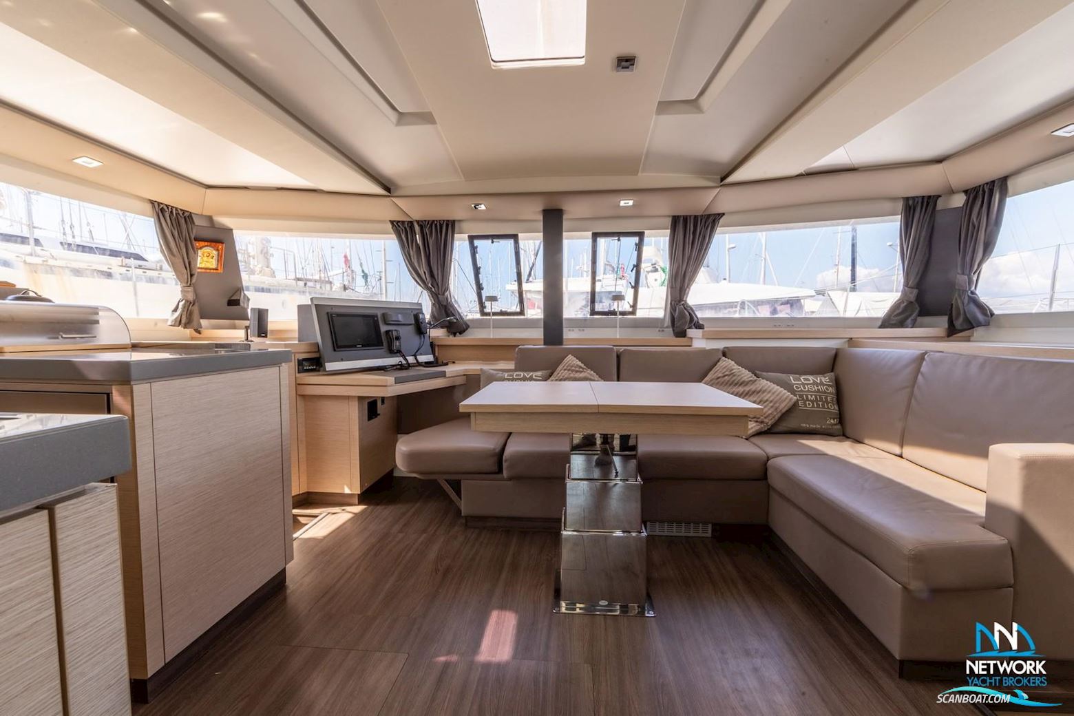 Fountaine Pajot Astrea 42