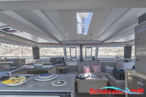 Fountaine Pajot Astrea 42