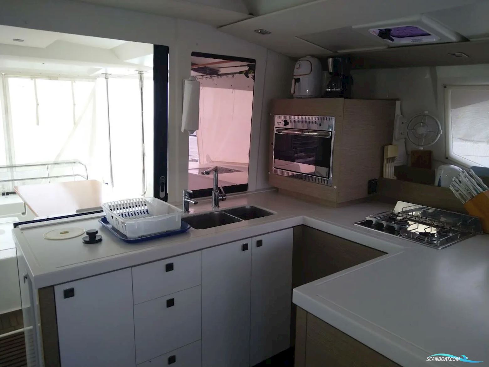 Fountaine Pajot Astrea 42