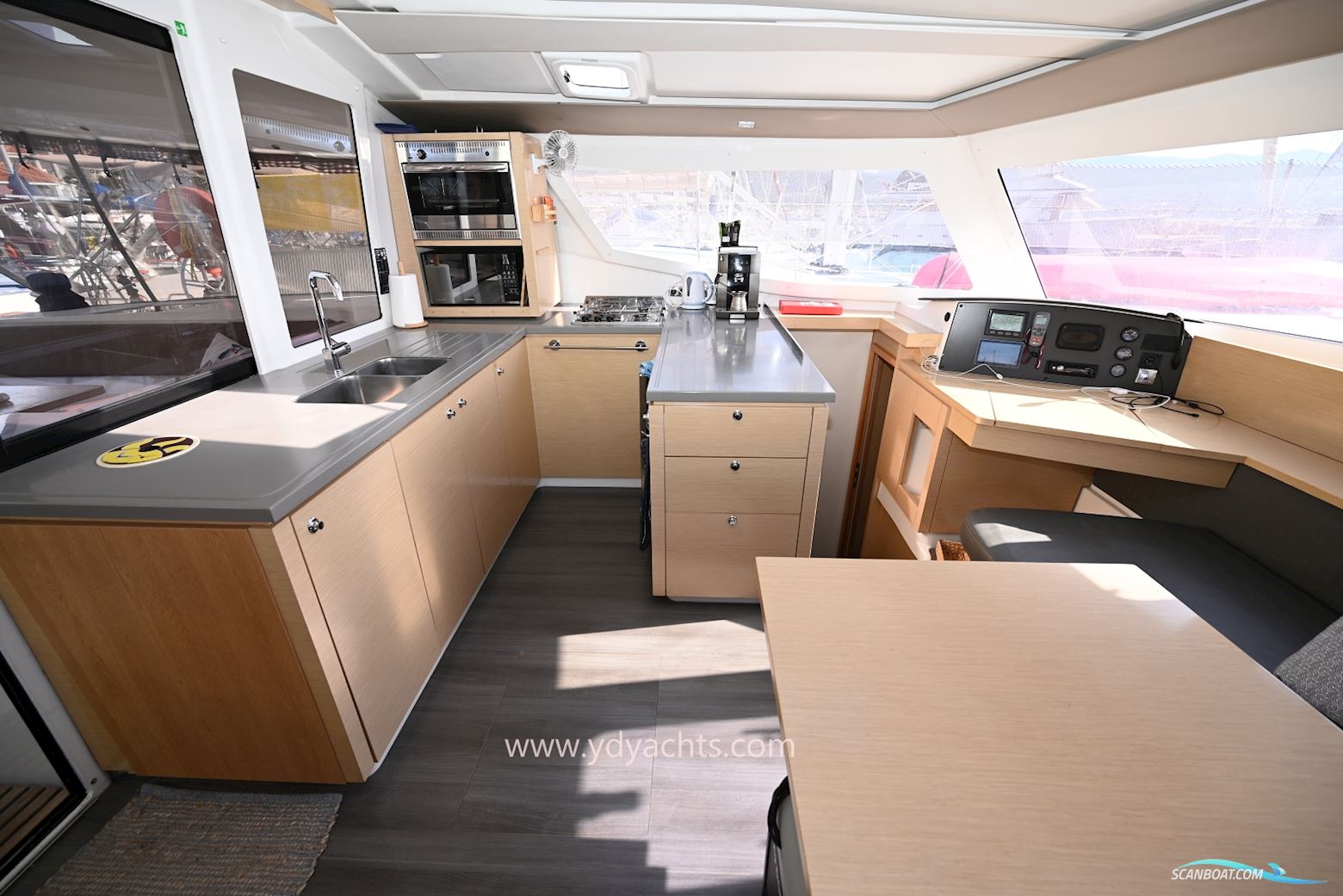 Fountaine Pajot Helia 44
