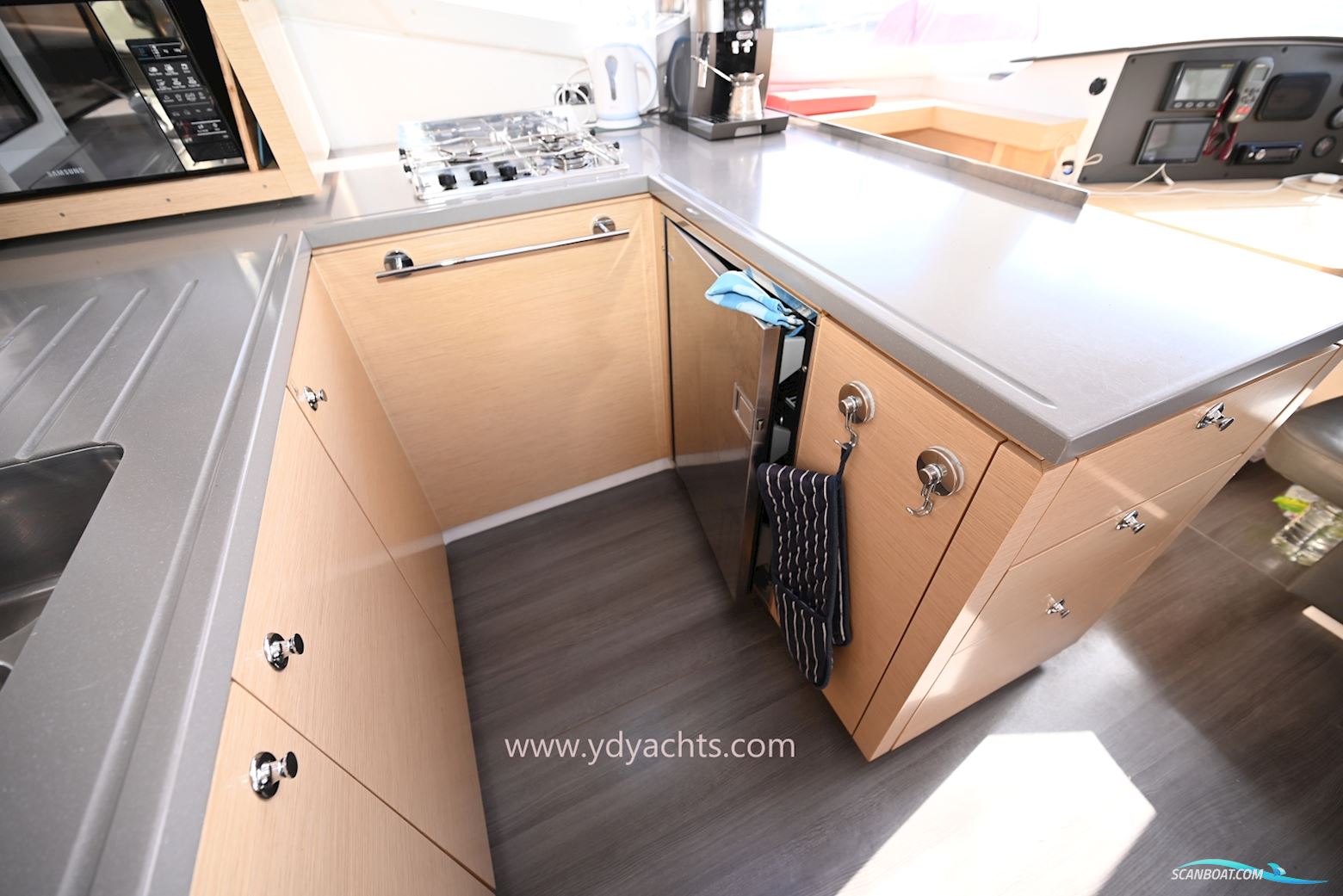 Fountaine Pajot Helia 44