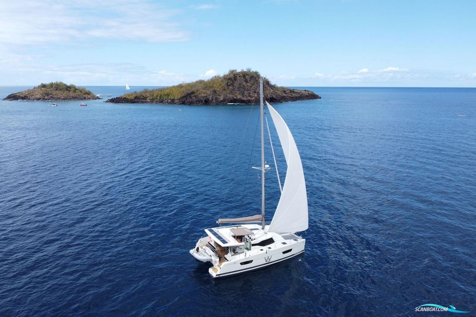 Fountaine Pajot Lucia 40