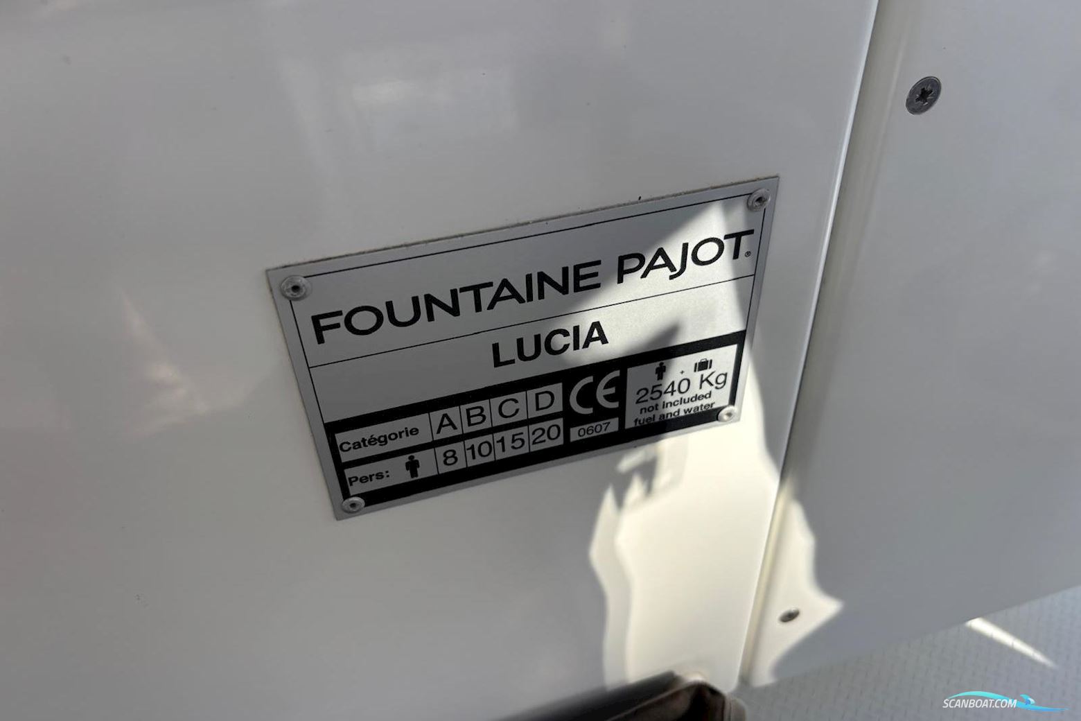 Fountaine Pajot Lucia 40