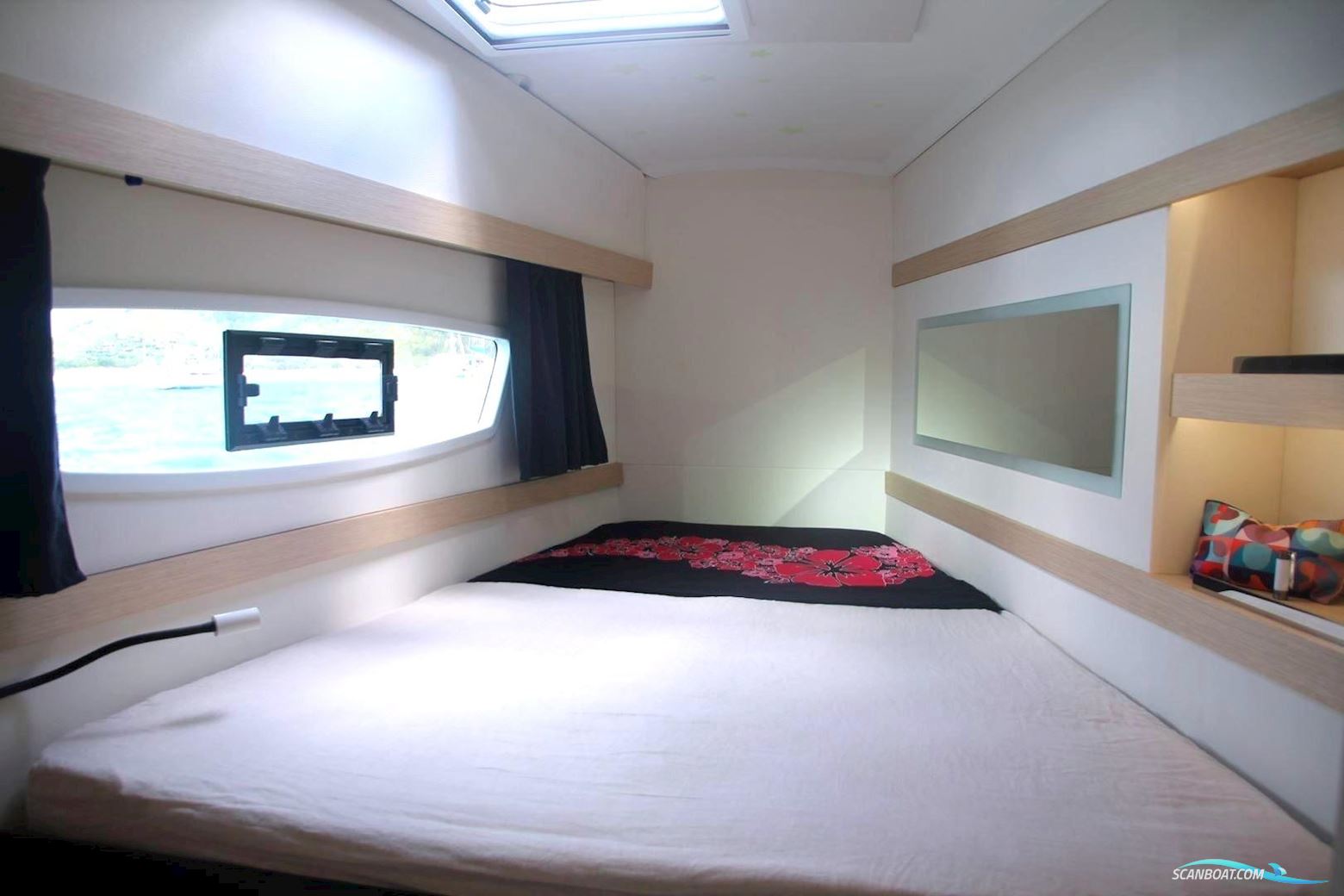 Fountaine Pajot Lucia 40