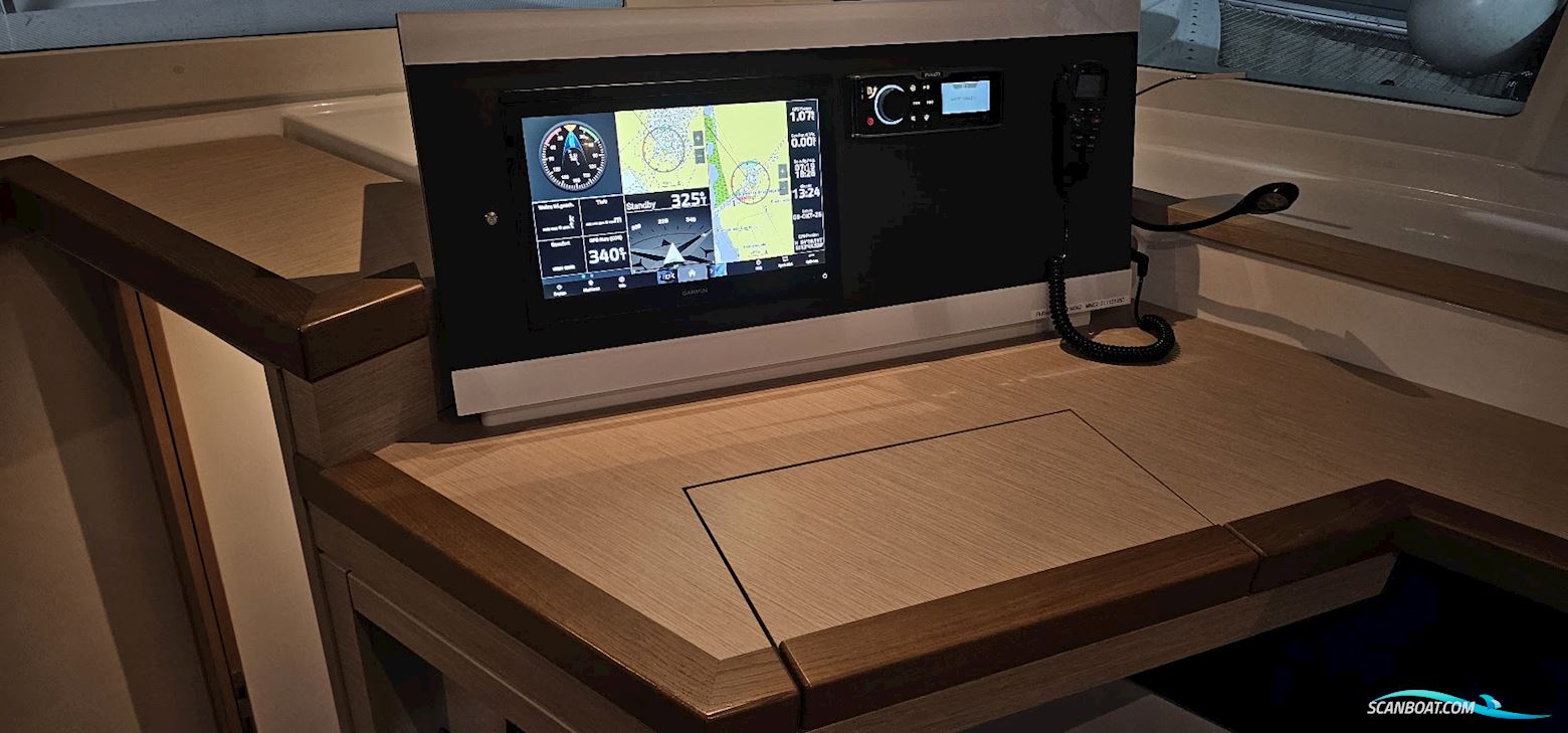 Fountaine Pajot Lucia 40