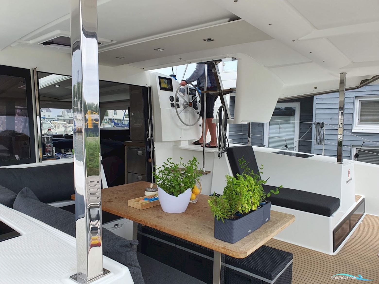 Fountaine Pajot Lucia 40