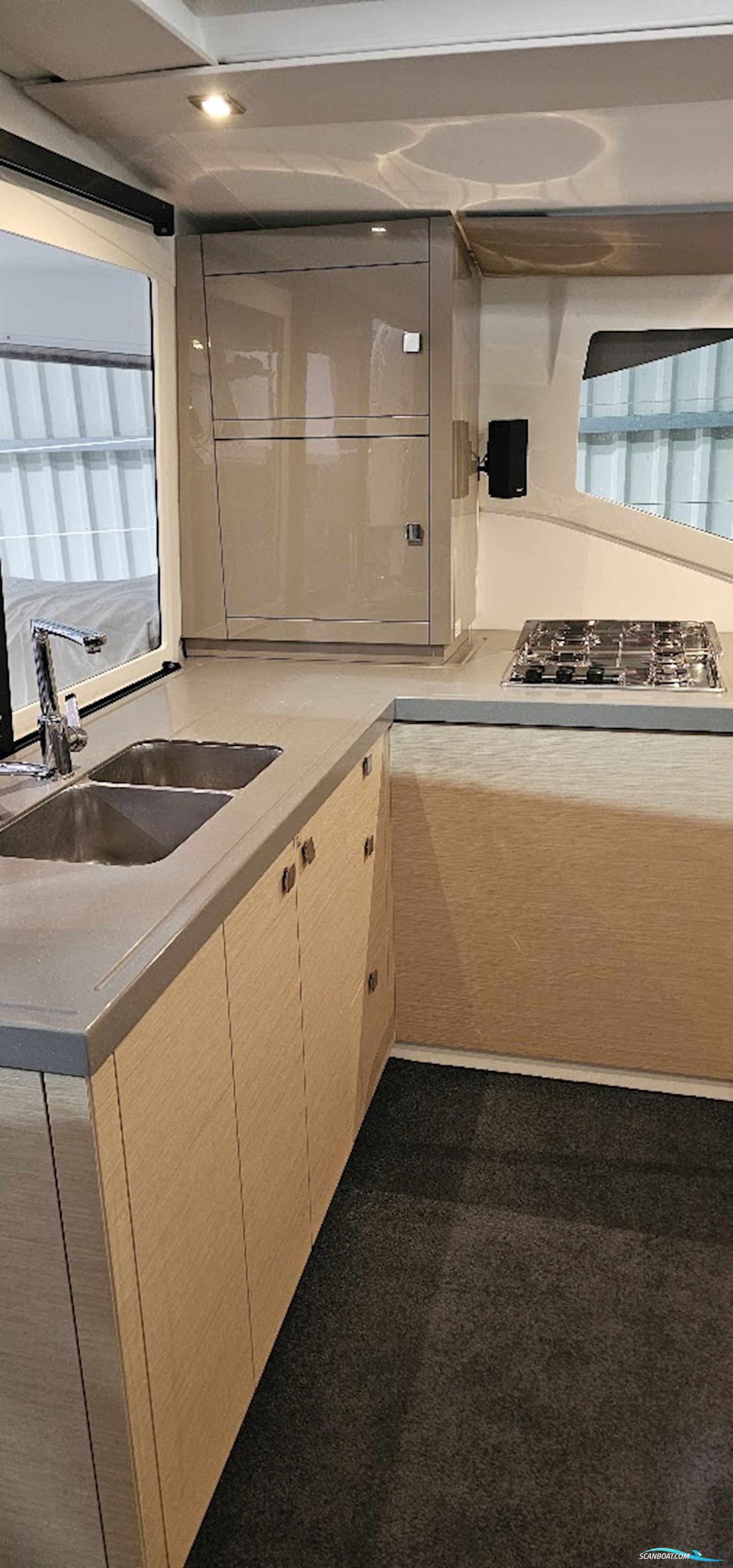 Fountaine Pajot Lucia 40